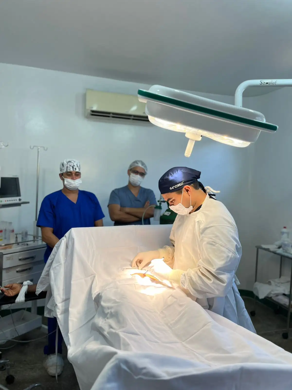 Foto 2 – Prefeitura, através da prefeita Vanessa Furtado, realizou a retomada das cirurgias eletivas no Hospital Municipal.
