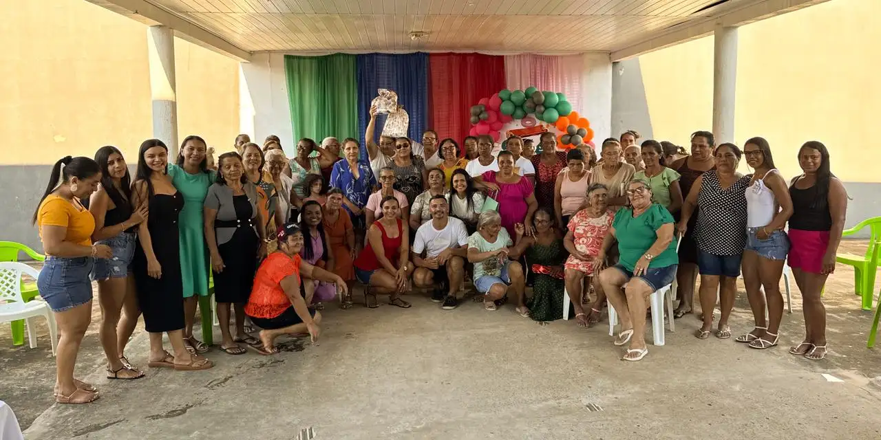 Foto 2 – Serviço de Convivência e Fortalecimento de Vínculos de Paraibano-MA realiza Festa das Mães na Piscina.